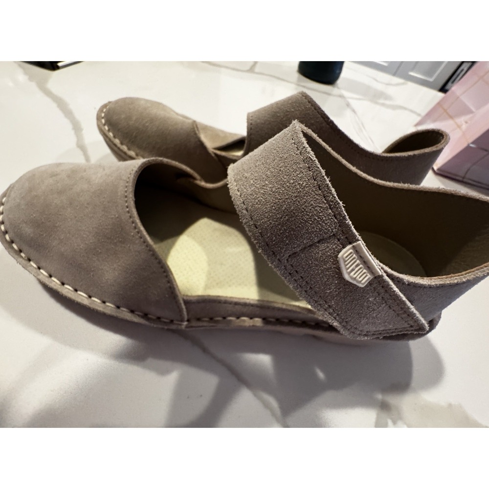 On Foot Your Way Women's Shoe Comfort Beige‎ Size 41